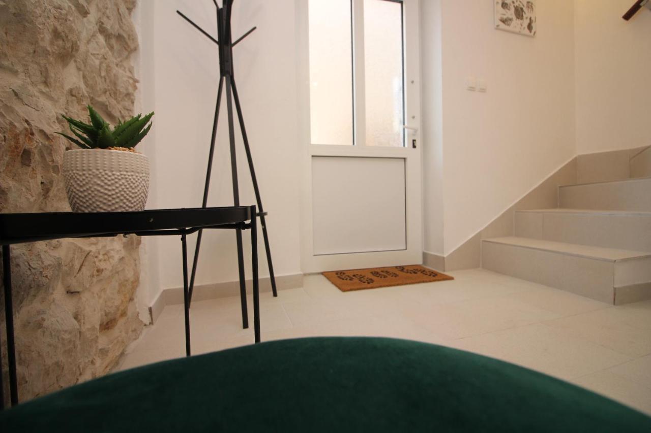 Ghetto Appartement Primošten Buitenkant foto