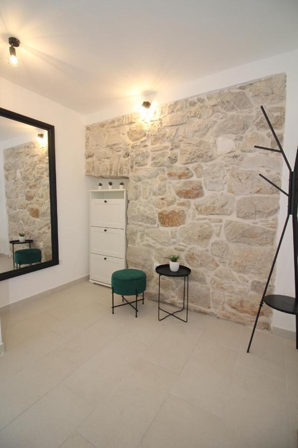 Ghetto Appartement Primošten Buitenkant foto
