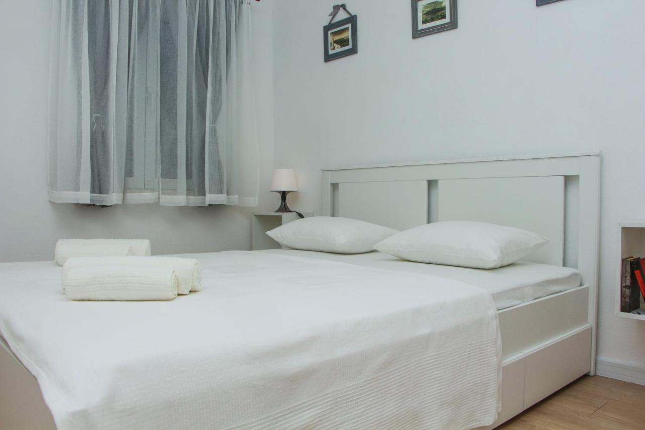 Ghetto Appartement Primošten Buitenkant foto