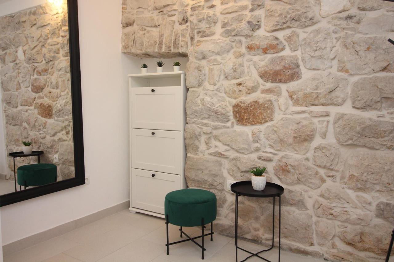 Ghetto Appartement Primošten Buitenkant foto
