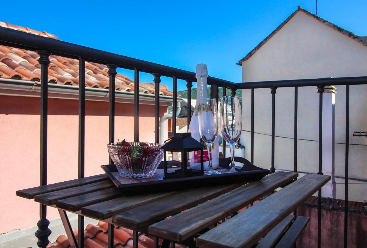 Ghetto Appartement Primošten Buitenkant foto